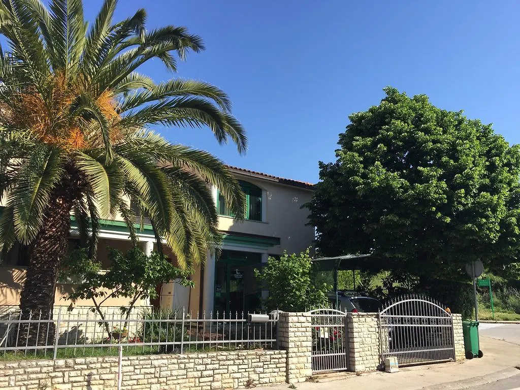 Apartments Vito PUY 0*, Pula