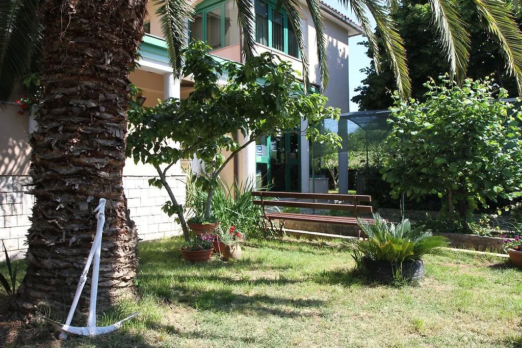 Apartments Vito PUY