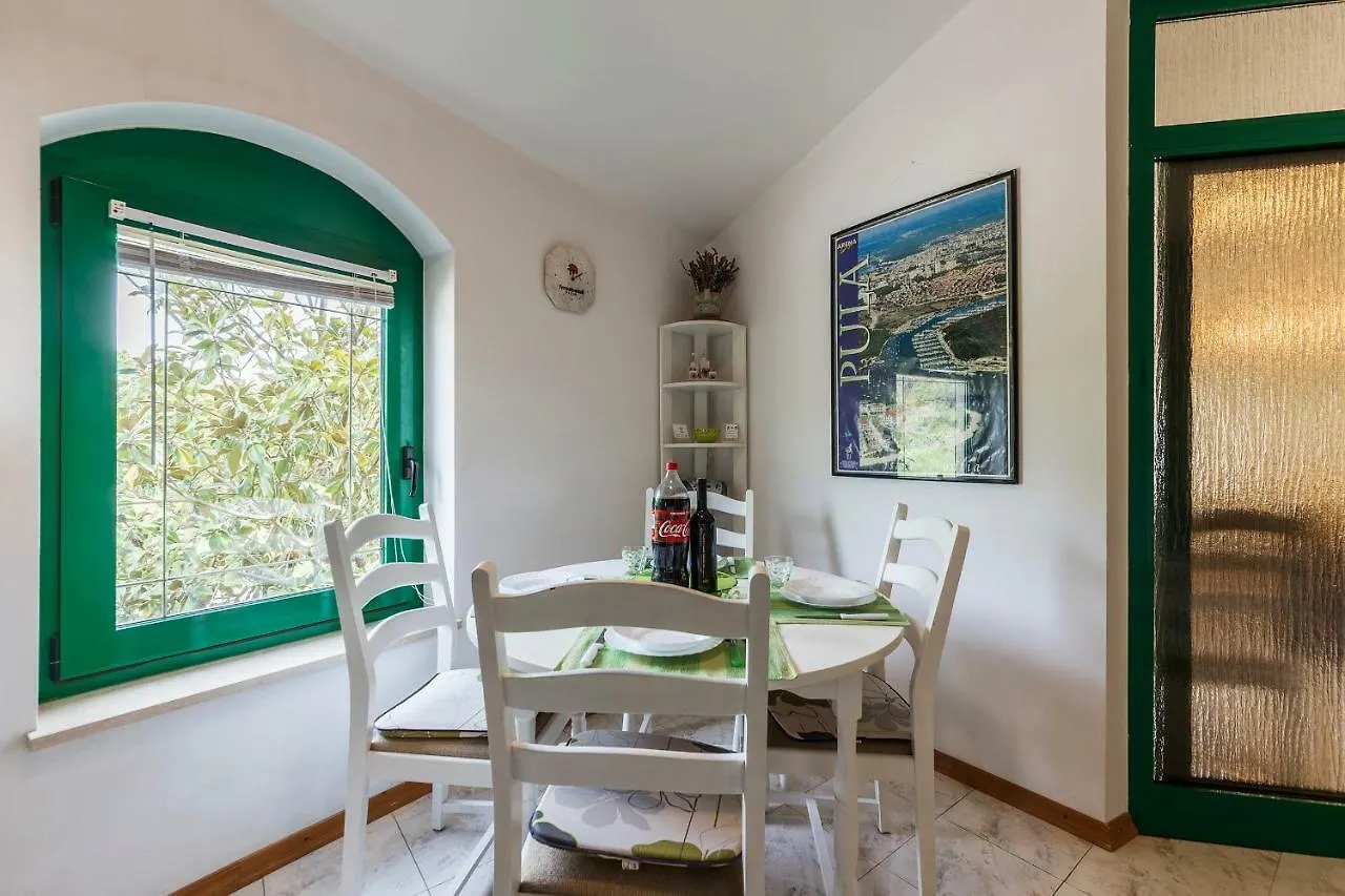 Apartments Vito Πούλα