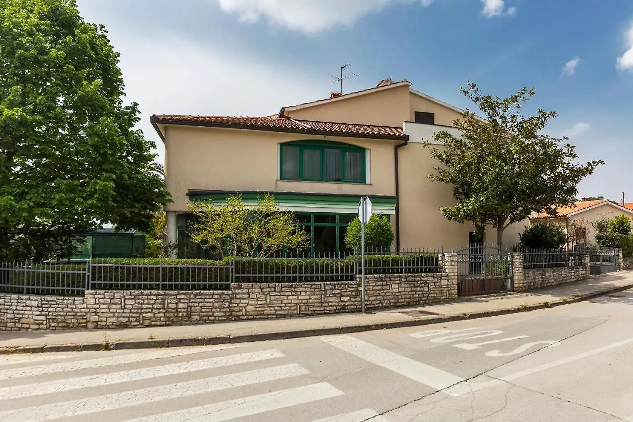 Apartments Vito PUY 0*, Pula